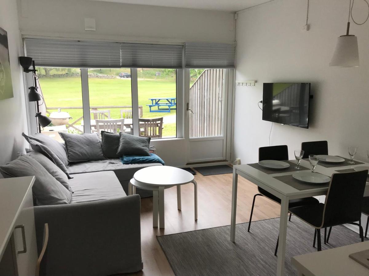 Haellestrand Seaview Apartment Stromstad Exterior photo