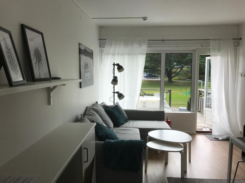 Haellestrand Seaview Apartment Stromstad Exterior photo