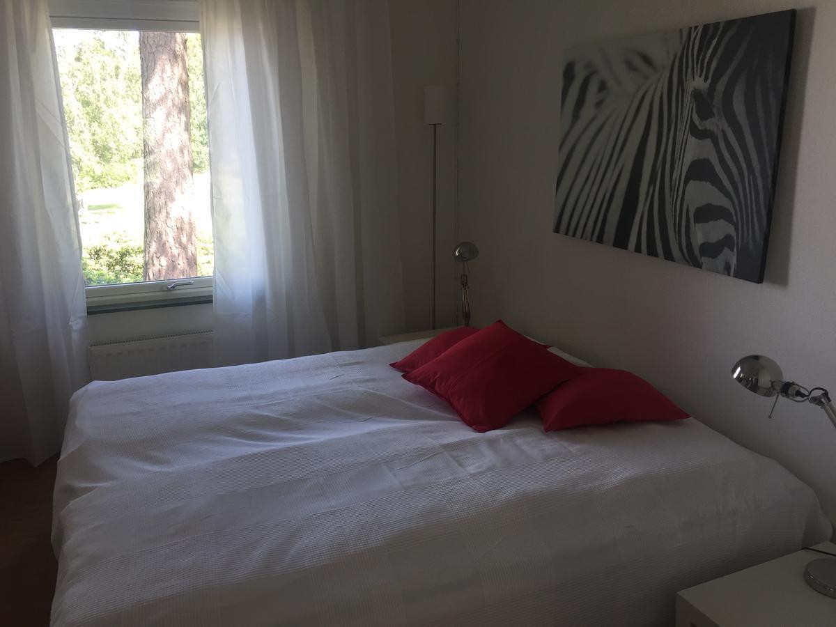 Haellestrand Seaview Apartment Stromstad Room photo