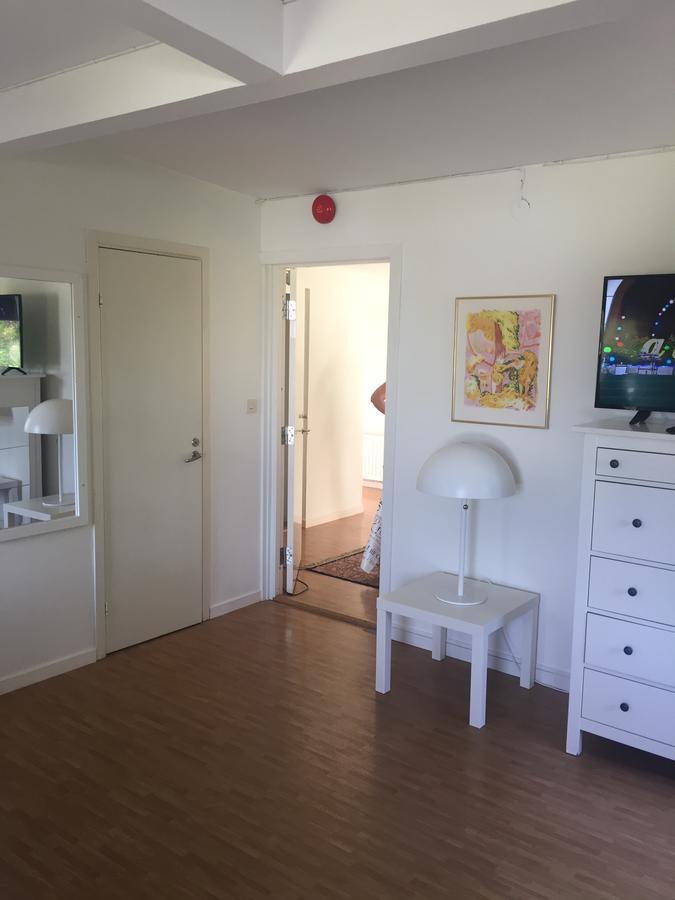 Haellestrand Seaview Apartment Stromstad Room photo